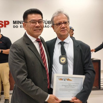 Entrega das placas de agradecimento aos patrocinadores do Concurso de Vídeos Educativos de Combate ao Bullying e Cyberbullying